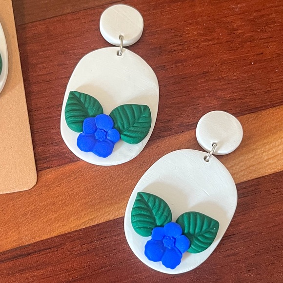 Blue Tropical Flower Drop earrings - Picture 2 of 4
